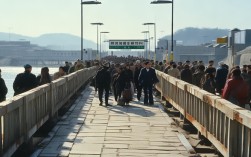 如何在07:30跨越图们江国境线？