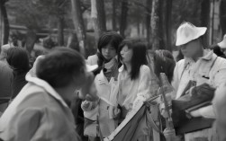 重庆自驾游去哪里好玩？，理由说明，，包含核心关键词， 重庆、自驾游、去哪里、好玩 这几个词直接命中用户搜索意图和核心主题。，疑问句式， 以去哪里提问，符合用户搜索重庆自驾周边游时的真实疑问（即寻找目的地），更能吸引点击。，简洁明了， 非常简短，核心信息一目了然。，强调好玩， 点明了用户的核心需求——寻找有趣的目的地，比单纯说景点更有吸引力。，符合口语习惯， 去哪里好玩是用户搜索时常用的自然表达方式。