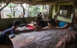 基于要求，为您生成简洁且SEO友好的疑问标题，，西安出发华清池一日游，沉浸唐代皇家温泉？，核心优化点，，包含核心关键词， 明确包含西安出发、华清池、一日游、唐代皇家温泉、沉浸这些用户搜索和内容核心词。，疑问句式， 使用？结尾，天然吸引点击，符合提问即搜索的习惯，提升SEO效果。，简洁明了， 在清晰传达所有关键信息的前提下，尽可能精炼。，突出核心体验， 沉浸唐代皇家温泉直接点明旅程的最大特色和吸引力。，符合用户意图， 标题直接对应您提供的行程描述核心。