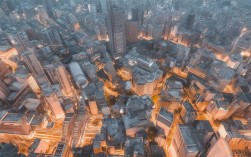 天津地铁周边有哪些值得关注的小区、商业区和景点？，解析，，核心关键词前置， 天津地铁周边 直接放在开头，明确主题，利于搜索引擎识别。，疑问句式， 有哪些... 是常见的搜索提问方式，能吸引点击。，覆盖主要需求点， 小区 (租房/买房)、商业区 (购物/餐饮/娱乐)、景点 (旅游) 涵盖了用户搜索地铁周边时最可能关心的几大类信息，提升标题的相关性和吸引力。，简洁明了， 直接点出主题和核心内容范围，没有冗余信息。，值得关注， 这个词组暗示了筛选和推荐，比单纯问有什么更具吸引力。