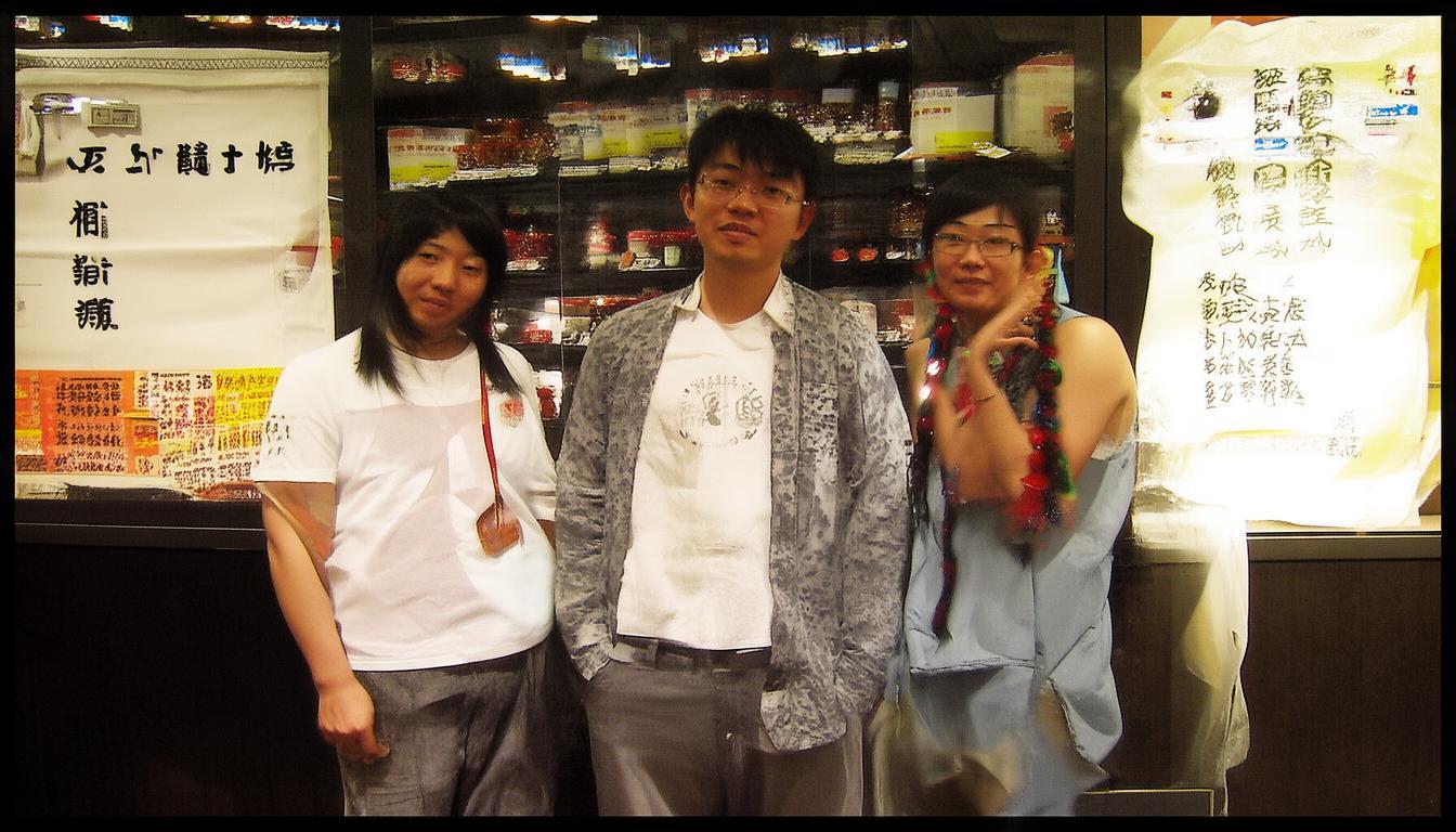 基于您提供的内容，为您生成的简洁、SEO友好的疑问标题是，，苏州出发乌镇一日游，如何沉浸水乡古韵与烟火时光？，核心关键词前置，包含苏州出发、乌镇一日游、水乡古韵、烟火时光等核心搜索词。，疑问句式吸引点击，使用如何开头的疑问句，符合用户搜索习惯（如乌镇一日游怎么玩、如何体验乌镇），能有效吸引目标读者点击。，简洁明了，直接点明行程的核心要素（出发地、目的地、时间、核心体验）。，概括核心体验，清晰传达沉浸感和水乡古韵+烟火时光的独特体验卖点。-图1