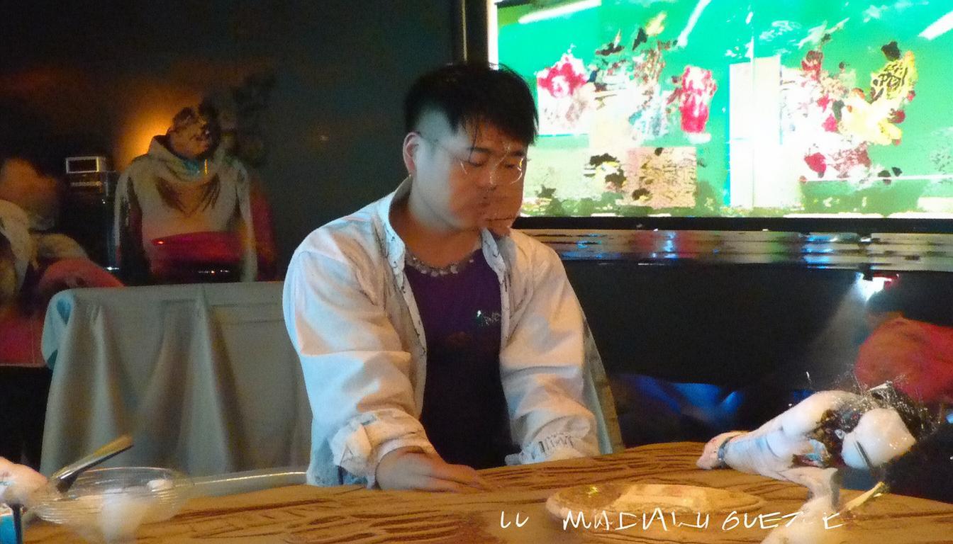 如何用镜头发现城市周边的隐藏美景？，疑问句式，以如何开头，直接引发读者好奇和搜索意图。，核心关键词，精准包含镜头（对应摄影）、城市周边、隐藏美景（对应隐藏风光），这些都是用户可能搜索的核心词。，动词明确，发现一词替代探索和唤醒，更简洁有力且常用，符合搜索习惯。，简洁清晰，字数控制在合理范围，信息传达直接，没有冗余。，SEO友好，关键词前置且自然组合，利于搜索引擎抓取和匹配相关搜索。）-图3