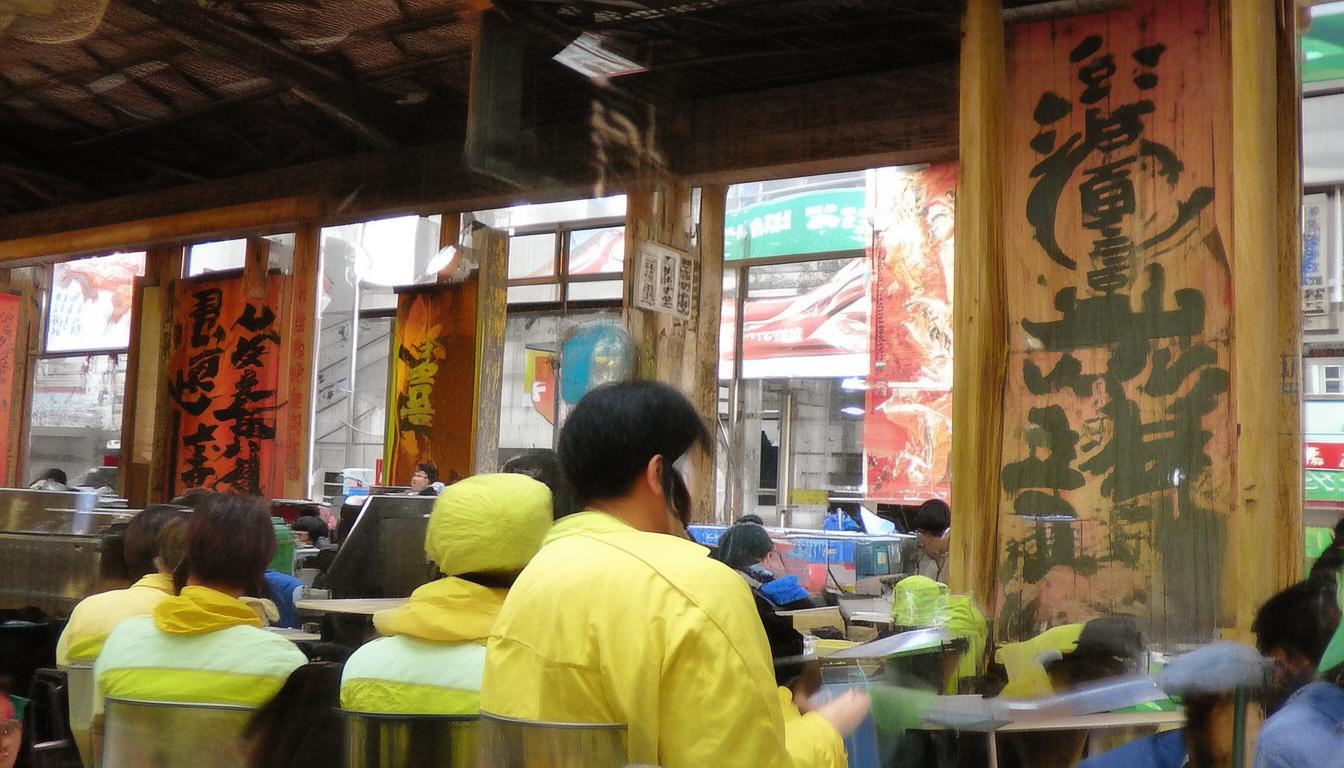 成都周边有哪些优质高中？详细盘点！，理由说明，，疑问句式， 直接以有哪些提问，符合搜索意图（用户很可能这样搜索），吸引点击。，核心关键词前置， 成都周边、优质高中是用户搜索的核心关键词，放在标题最前面，利于SEO。，简洁明确， 去掉了原文中求学新视野、深度解析等修饰词，直击核心问题。，信息补充， 详细盘点暗示文章内容全面、有价值，提升点击欲望。，符合搜索习惯， 成都周边优质高中是用户最可能搜索的短语组合。-图3
