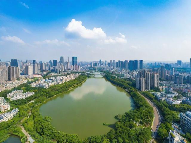 根据你提供的内容，直接生成的简洁、SEO友好疑问标题是，，长沙及周边，如何深度探索星城璀璨与山水奇境？，核心关键词前置，长沙及周边位于开头，最符合搜索习惯。，包含核心亮点，明确点出星城璀璨和山水奇境两大核心吸引力。，疑问句式，如何深度探索... 引发读者好奇，符合标题要求。，简洁精炼，直接点明主题和亮点，无冗余词。，体现深度之旅，动词深度探索直接呼应了内容中的深度之旅。-图2