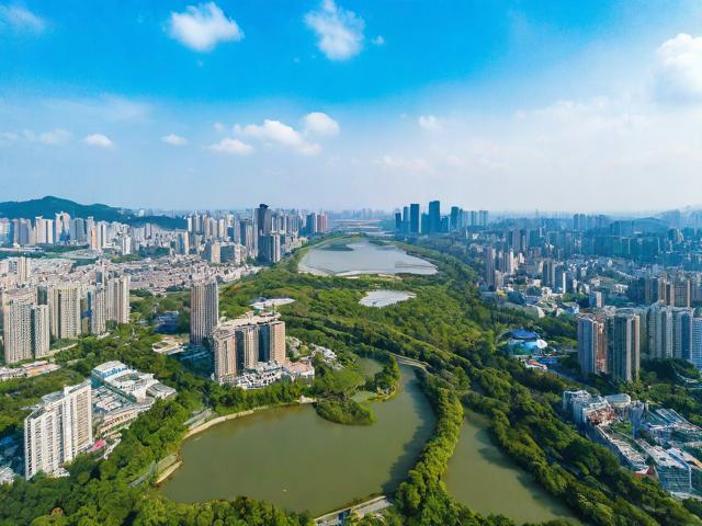 根据你提供的内容，直接生成的简洁、SEO友好疑问标题是，，长沙及周边，如何深度探索星城璀璨与山水奇境？，核心关键词前置，长沙及周边位于开头，最符合搜索习惯。，包含核心亮点，明确点出星城璀璨和山水奇境两大核心吸引力。，疑问句式，如何深度探索... 引发读者好奇，符合标题要求。，简洁精炼，直接点明主题和亮点，无冗余词。，体现深度之旅，动词深度探索直接呼应了内容中的深度之旅。-图4