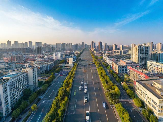基于您提供的内容晋阳街周边，城市脉搏跳动之地，生成一个简洁且SEO友好的疑问标题如下，，晋阳街周边如何成为城市脉搏跳动之地？，解析，，核心关键词前置， 晋阳街周边 放在开头，最符合SEO要求，明确点明地点。，疑问句式， 如何成为... 是典型的疑问句式，能引发读者好奇和点击欲。，保留核心意象， 完整保留了您提供的核心描述城市脉搏跳动之地，准确传达文章主旨。，简洁明了， 整个标题简洁有力，没有冗余词汇，符合SEO对标题长度的要求。-图4
