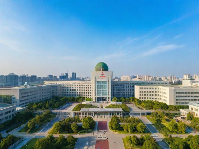 南理工周边生活有多便捷？吃喝玩乐多精彩！，解析，，核心关键词前置， 南理工周边生活 直接点明主题和地点，利于搜索。，突出核心优势（便捷与活力），，有多便捷？ - 以疑问形式强调便利性，引发好奇。，吃喝玩乐多精彩！ 用具体场景（吃喝玩乐）生动体现活力与青春，感叹号增强吸引力。，疑问句式， 符合要求，能吸引点击。，简洁明了， 字数适中，核心信息突出。，SEO友好， 包含目标用户（南理工学生/关注者）可能搜索的关键词南理工周边、生活、便捷、吃喝玩乐。-图2