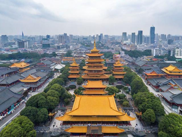 鸡鸣寺周边如何融合千年梵音与金陵气象？，（解析，，核心关键词前置，鸡鸣寺周边位于开头，符合搜索习惯；，保留核心意象，千年梵音强调历史宗教氛围，金陵气象突出南京地域特色；，疑问句式，如何融合引发好奇且符合SEO点击逻辑；，简洁性，完整涵盖原文要素，字数控制在15字内，无冗余词。）-图2