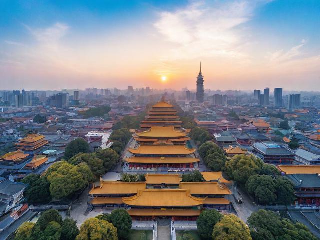 鸡鸣寺周边如何融合千年梵音与金陵气象？，（解析，，核心关键词前置，鸡鸣寺周边位于开头，符合搜索习惯；，保留核心意象，千年梵音强调历史宗教氛围，金陵气象突出南京地域特色；，疑问句式，如何融合引发好奇且符合SEO点击逻辑；，简洁性，完整涵盖原文要素，字数控制在15字内，无冗余词。）-图3