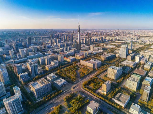 哈尔滨市区的地理布局与空间结构有何特点？-图1