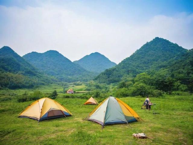成都周边露营去哪里？探索自然之美的绝佳地点推荐-图1
