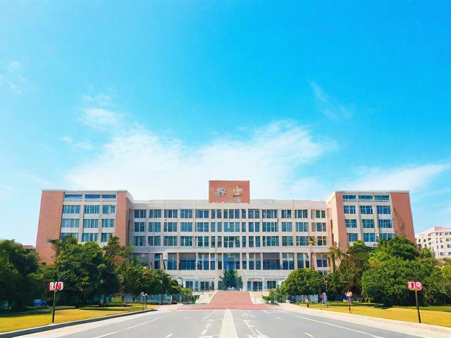 中国海洋大学周边,青春、学术与海风如何交织成活力地带?-图1 中国海洋大学周边,青春、学术与海风如何交织成活力地带?-图1