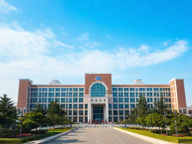 中国海洋大学周边,青春、学术与海风如何交织成活力地带?-图4 中国海洋大学周边,青春、学术与海风如何交织成活力地带?-图4