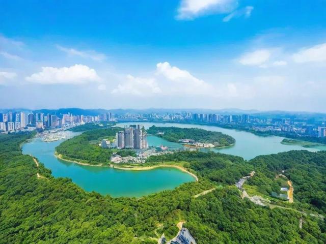 上海周边周末游哪里好玩？攻略来了！，说明，，核心关键词前置， 上海周边周末游 直接命中用户搜索的核心需求（地点+时间）。，疑问句式， 哪里好玩？ 是用户最常搜索的疑问形式，能有效吸引点击。，简洁清晰， 标题简短有力，信息明确。，暗示价值， 攻略来了！ 明确告诉用户文章提供解决方案和实用信息，增加点击欲望。，SEO友好， 包含上海周边、周末游、哪里好玩、攻略等高搜索量和相关性的关键词。-图4