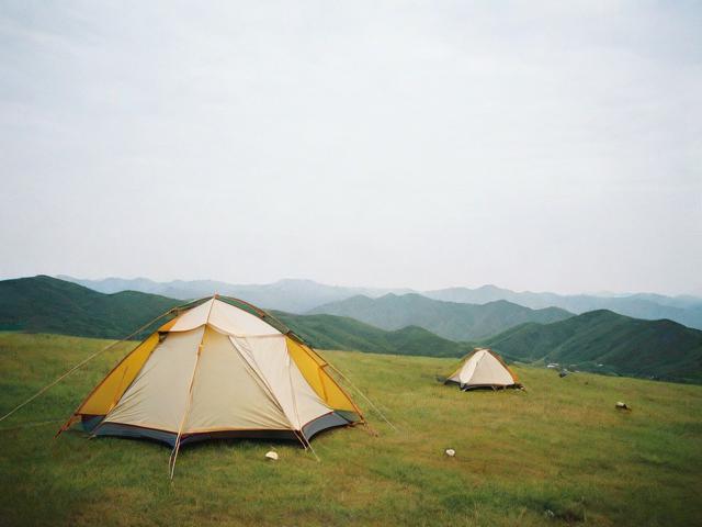 基于您的要求，这里是一个简洁且SEO友好的疑问标题，，唐山周边哪里适合露营？快速逃离城市的自然选择！，解析，，核心关键词前置， 唐山周边和露营是用户搜索的核心关键词，放在标题最前面利于SEO抓取。，疑问句式吸引点击， 哪里适合露营？是一个直接、常见的用户搜索问题，能吸引目标受众点击。，突出核心价值点， 快速逃离城市精准对应都市边缘，自然选择对应自然栖息地，点明了文章的核心吸引力（便利性和亲近自然）。，简洁有力， 标题长度适中，信息传达清晰明确。，行动号召感， 快速逃离和选择带有轻微的行动暗示。-图4