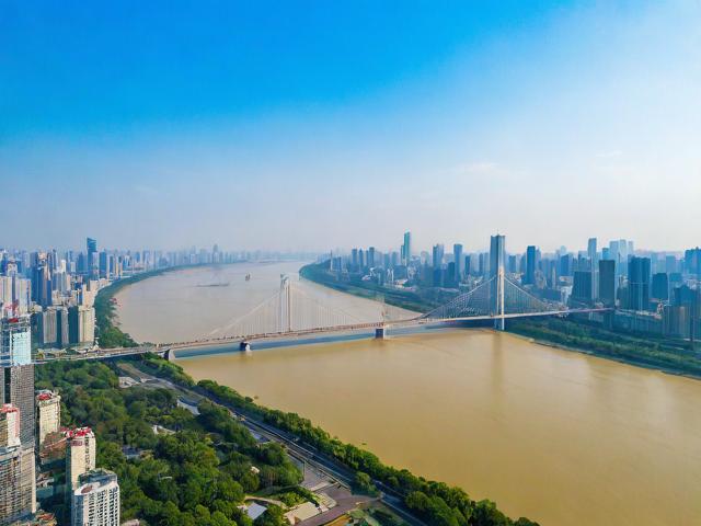 上午探访黄鹤楼和长江大桥的行程怎么样？-图1