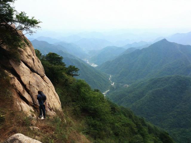 如何在登山探幽中体验自然与人文的完美交融？-图3