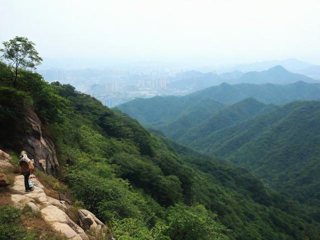 如何在登山探幽中体验自然与人文的完美交融？-图4