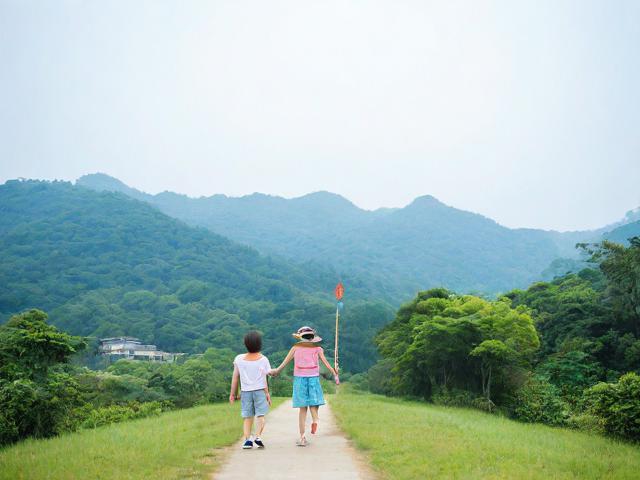 佛山周边亲子一日游为何成为首选？，说明，，包含核心关键词， 佛山周边、亲子、一日游 是核心搜索词，直接包含在标题中。，疑问句式吸引点击， 为何成为首选？ 引发读者好奇，想知道原因和魅力所在。，简洁明了， 标题长度适中，重点突出。，暗示优势， 首选 一词暗示了该行程具有吸引力、便利性或性价比等优势，呼应魅力的核心。-图1