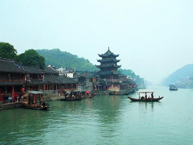 基于您提供的内容，为您生成简洁且SEO友好的疑问标题，，东坡赤壁一日游攻略，如何体验苏轼的文学足迹？，说明，，核心关键词前置， 东坡赤壁一日游攻略 直接包含核心搜索词（东坡赤壁、一日游、攻略），利于SEO。，疑问句式吸引点击， 如何体验... 是一个明确的疑问句，能引发读者好奇和点击欲。，突出核心体验， 体验苏轼的文学足迹 精准概括了原文与千古文豪的心灵际会的核心内涵，点明旅行目的。，简洁明了， 整个标题清晰表达了地点、时间、核心人物（苏轼）和旅行目的（体验文学足迹）。-图3