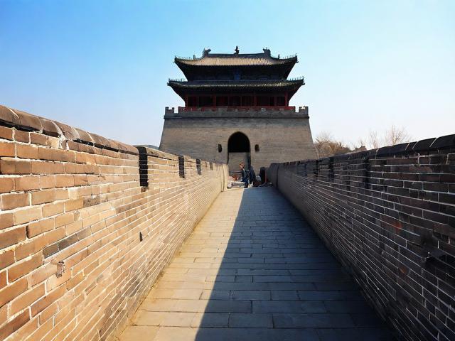 清晨漫步古城墙，如何体验千年历史脉搏？-图4