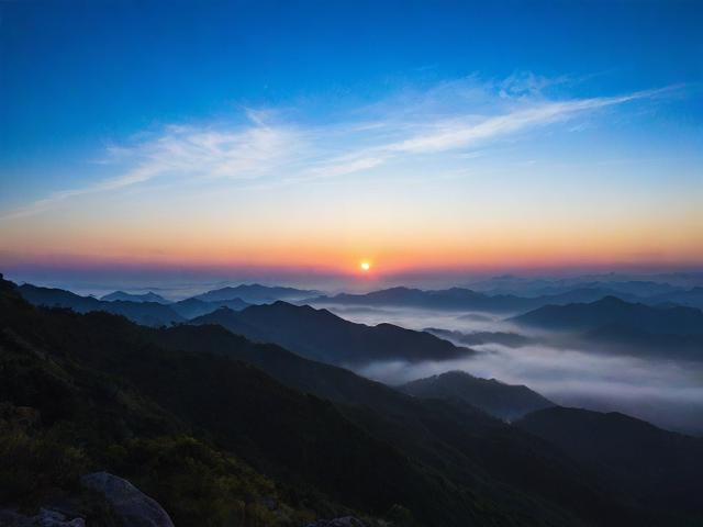 如何规划完美一日游?清晨到夜晚畅游指南,说明,,疑问句式, 以如何开头,直接引发读者寻找答案的欲望,符合SEO友好标题的要求。,核心关键词前置, 完美一日游是核心主题,放在最前面,易于搜索引擎抓取。,时间框架明确, 清晨到夜晚清晰点明了您内容的核心时间跨度(从微光到夜幕)。,吸引力与价值, 畅游指南暗示了内容提供实用信息和完整解决方案(对应极致体验)。,简洁, 整个标题精炼,易于阅读和理解。-图1 如何规划完美一日游?清晨到夜晚畅游指南,说明,,疑问句式, 以如何开头,直接引发读者寻找答案的欲望,符合SEO友好标题的要求。,核心关键词前置, 完美一日游是核心主题,放在最前面,易于搜索引擎抓取。,时间框架明确, 清晨到夜晚清晰点明了您内容的核心时间跨度(从微光到夜幕)。,吸引力与价值, 畅游指南暗示了内容提供实用信息和完整解决方案(对应极致体验)。,简洁, 整个标题精炼,易于阅读和理解。-图1