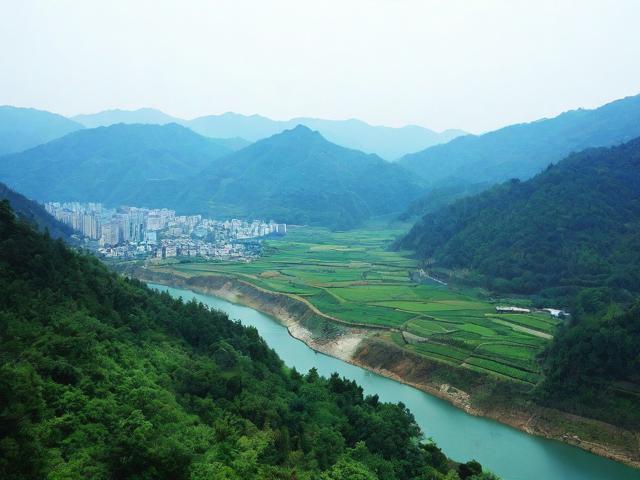 陇南一日自驾怎么玩?精华路线+必打卡景点推荐,包含核心关键词, 陇南、一日、自驾是用户搜索的核心。,疑问句式吸引点击, 怎么玩?直接点出用户的核心疑问,引发兴趣。,突出价值点, 精华路线和必打卡景点推荐明确告诉用户文章能提供实用、高效的信息,解决一日游时间有限的核心痛点。,简洁明了, 在保证信息量的前提下,长度适中,易于阅读和搜索引擎抓取。-图2 陇南一日自驾怎么玩?精华路线+必打卡景点推荐,包含核心关键词, 陇南、一日、自驾是用户搜索的核心。,疑问句式吸引点击, 怎么玩?直接点出用户的核心疑问,引发兴趣。,突出价值点, 精华路线和必打卡景点推荐明确告诉用户文章能提供实用、高效的信息,解决一日游时间有限的核心痛点。,简洁明了, 在保证信息量的前提下,长度适中,易于阅读和搜索引擎抓取。-图2